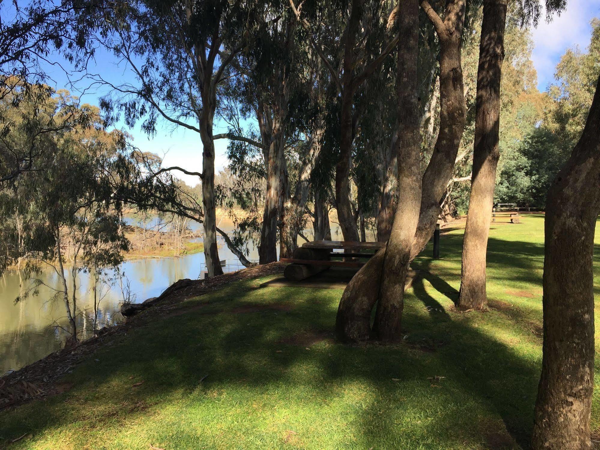 Riverspa Apartments Moama Buitenkant foto